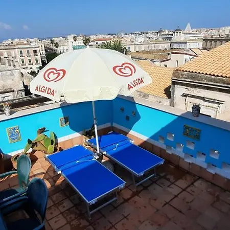 Lägenhet La Terrazza Di Apollo Al Centro Di Ortigia *